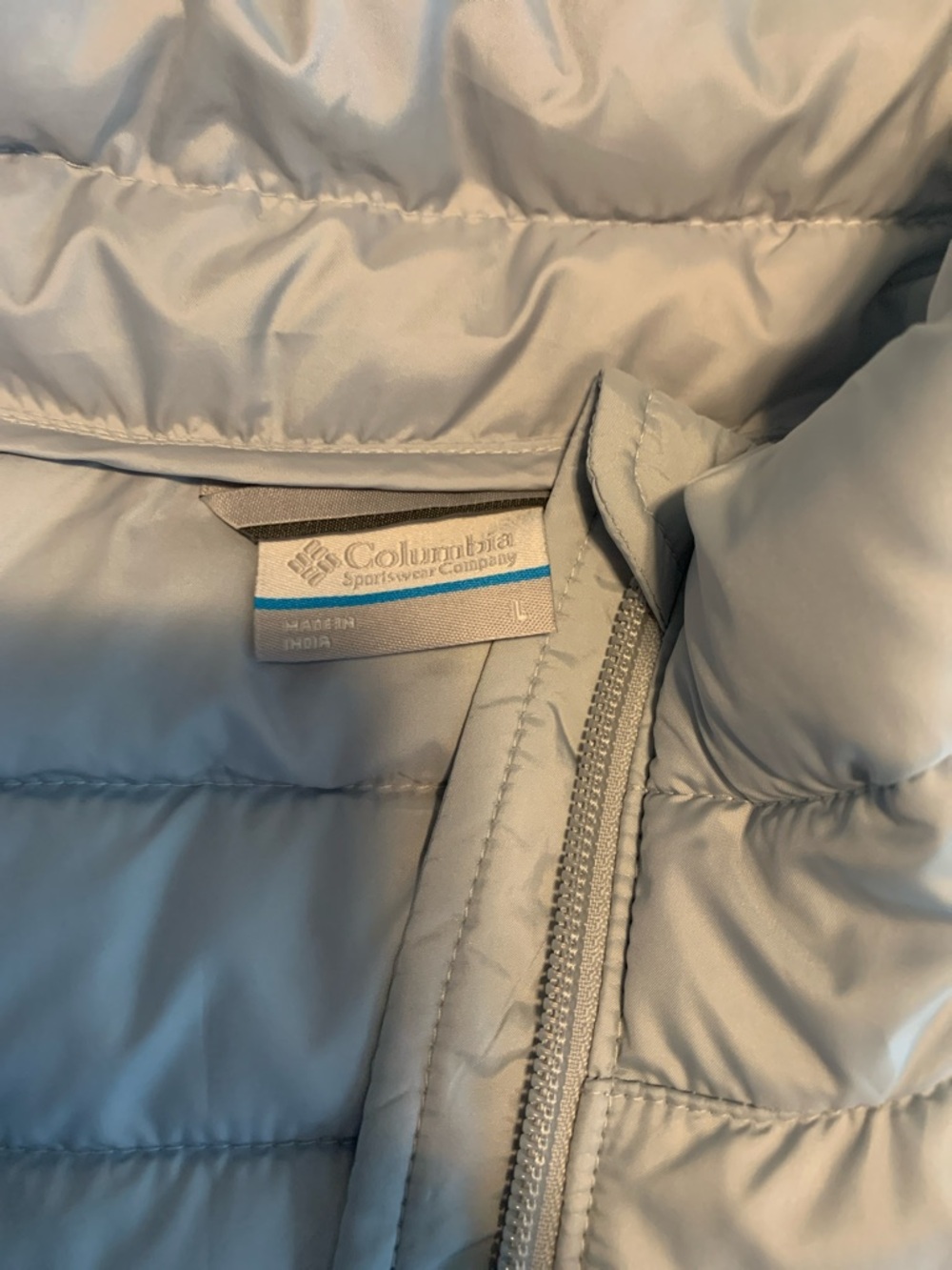 Columbia Women's Quilted Packable Puffer Jacket - Picture 2 of 4
